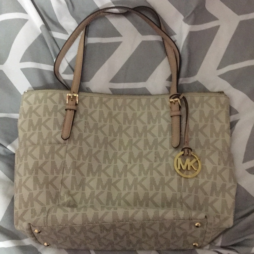 Michael Kors White over the shoulder bag